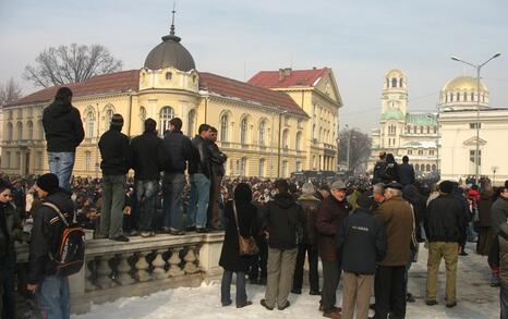 Peaceful sitting demonstration in front of the Parliament