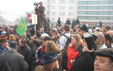 Peaceful sitting demonstration in front of the Parliament