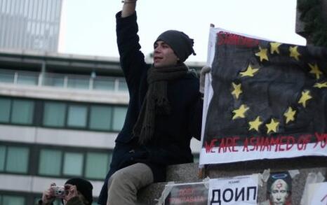 Fourth day of protests in front of the Parliament, 17.01.2009