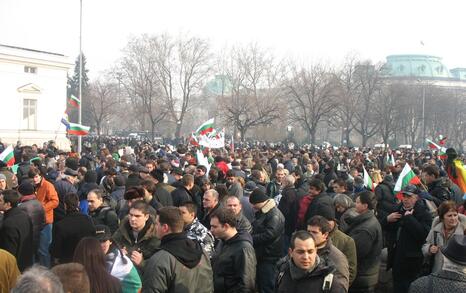 Peaceful sitting demonstration in front of the Parliament