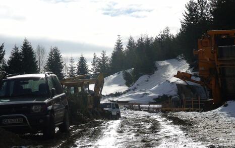 Putting the poles of the lift to the Seven Rila lakes