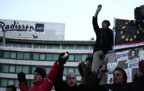 Fourth day of protests in front of the Parliament, 17.01.2009