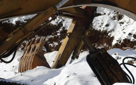 Putting the poles of the lift to the Seven Rila lakes