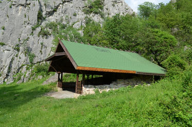 The shelter at Vratzata is renovated