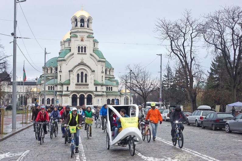 Bicycle procession for the climate