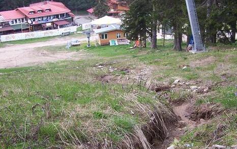 Ski-tracks in Bansko