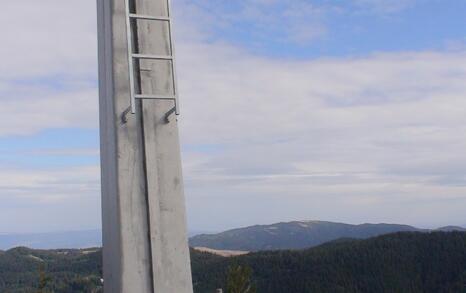 Putting the poles of the lift to the Seven Rila lakes