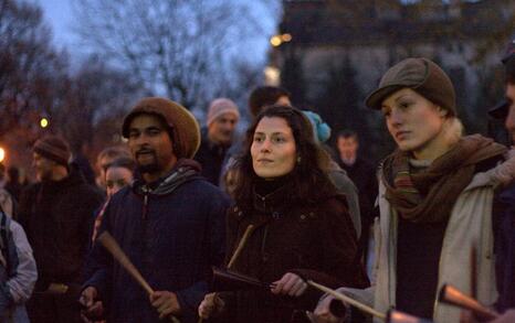 Civil attendance in fron of the Parliament - 18.12.2008