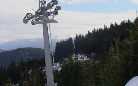 Putting the poles of the lift to the Seven Rila lakes