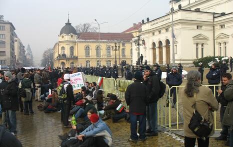 Peaceful sitting demonstration in front of the Parliament