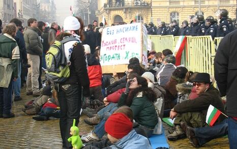 Peaceful sitting demonstration in front of the Parliament