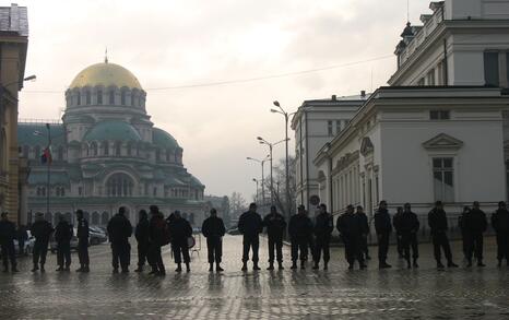 Протест пред парламент без депутати 19.12.08