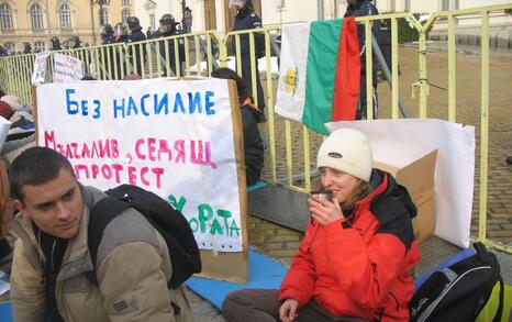 Peaceful sitting demonstration in front of the Parliament